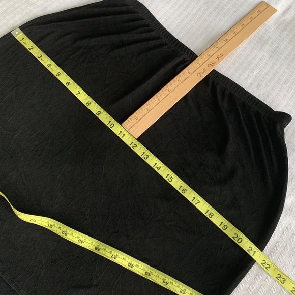 Chico’s Travelers Skirt Chico’s 2 Or Large Black Pull On Stretch Peplum Slinky - Picture 8 of 9